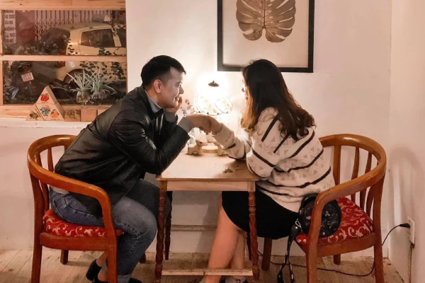Vợ giận dỗi cắt đứt mọi liên lạc, chồng tung chiêu làm hòa khiến đối phương phải 'xuống nước'