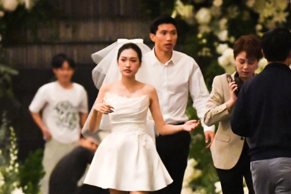 Hậu đám cưới, Doãn Hải My có hành động xả vai đầy hài hước