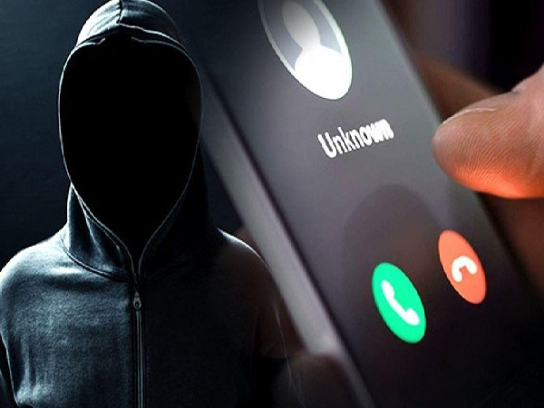 Bất ngờ nhận được một bưu kiện quà, người đàn ông mất luôn hơn 100 triệu đồng theo cách không tưởng: Cảnh sát ra cảnh báo khẩn khi có đến 30 nạn nhân 'sập bẫy' với số tiền 2,7 tỷ đồng