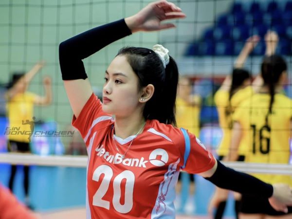 Ngắm nhan sắc vạn người mê của Hoa khôi bóng chuyền Thu Hoài