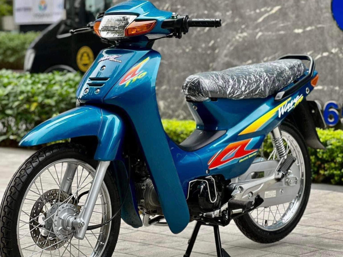 Honda Wave đời 2000 đội giá 800 triệu nhờ số khung số máy trùng biển ngũ quý 8