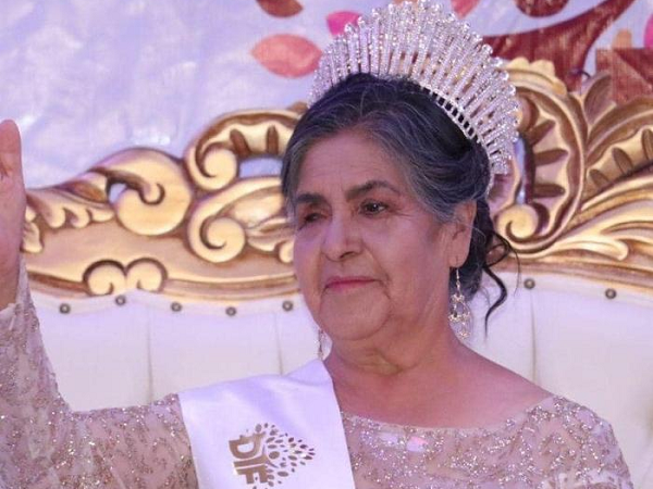 Góc chấn động: Bà cụ ngoài 70 tuổi tìm kiếm tấm vé tham dự Miss Universe 2024