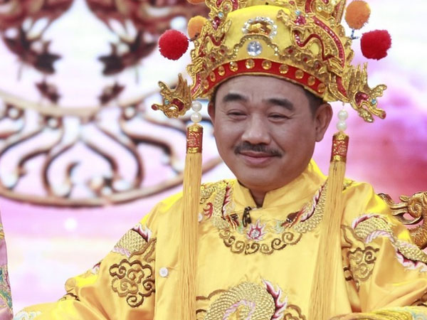 'Ngọc Hoàng' Quốc Khánh được phong Nghệ sĩ Nhân dân sau khi nghỉ hưu