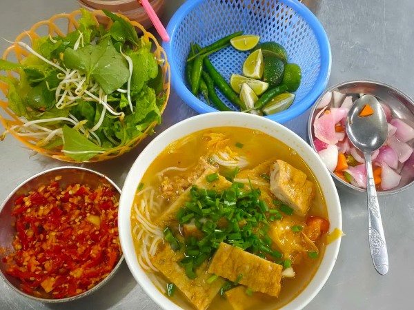 Hương vị đậm đà dấu ấn khó phai của bún chả cá Đà Nẵng