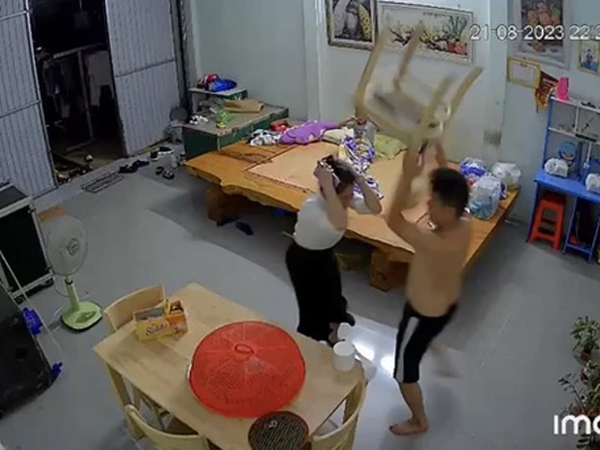 Người chồng bị tố đánh vợ con nhập viện