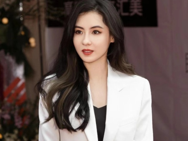 Thực hư tin Trương Bá Chi sinh con cho trùm xã hội đen?