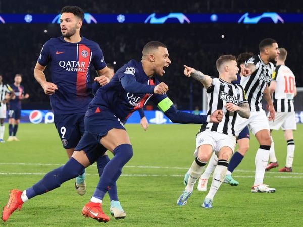 PSG thoát thua Newcastle: Ngày VAR tặng quà Mbappe