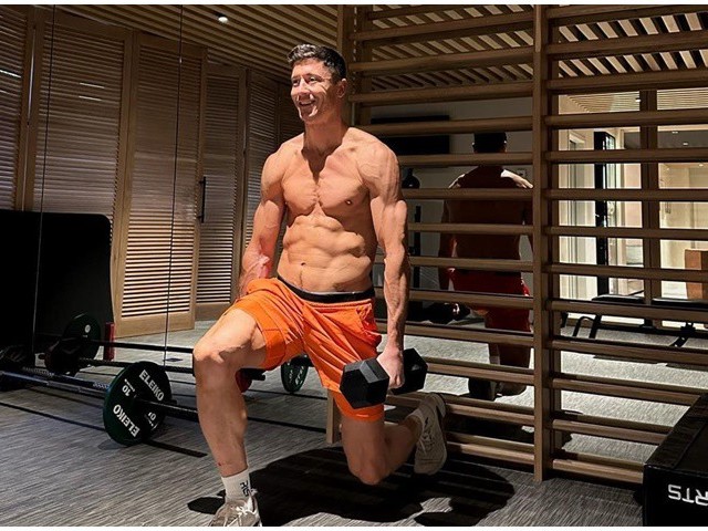 Ngoài CR7, một loạt danh thủ khác là 'quái vật thể hình' làm hàng triệu fan mê mẩn