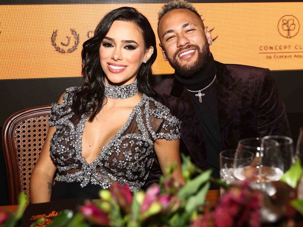 Neymar bị bạn gái 'đá': Tật xấu không chừa