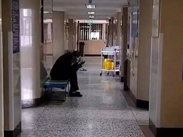 Vợ không đồng ý cho chồng bán nhà cứu mẹ bị ung thư, biết nội tình nhiều người thông cảm
