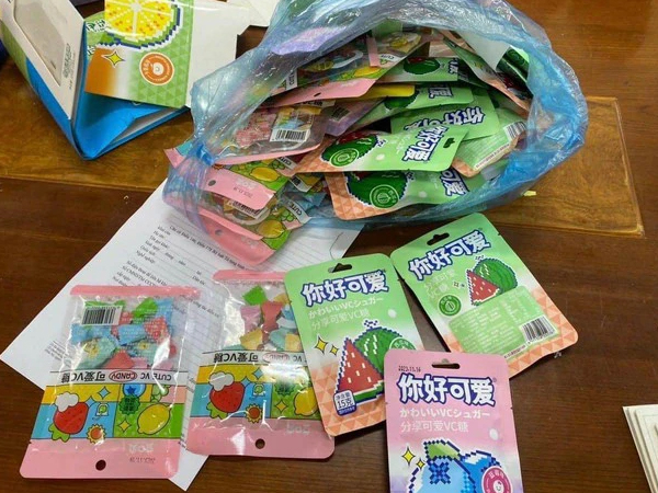 Người lan truyền thông tin 'kẹo bán ở cổng trường chứa ma túy' là 1 nữ công an