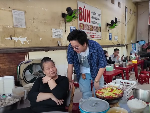 Liều mạng chọc chủ quán 'bún chửi' khét tiếng Hà Nội, Khoa Pug nhận cái kết ngoài dự đoán