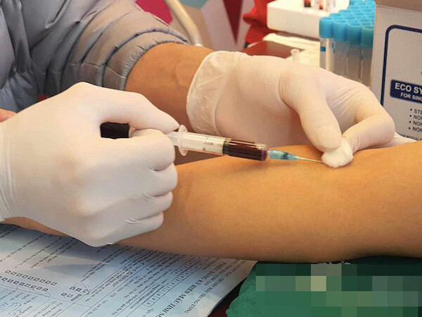 Tại sao hiến máu miễn phí, người cần truyền lại phải trả tiền?