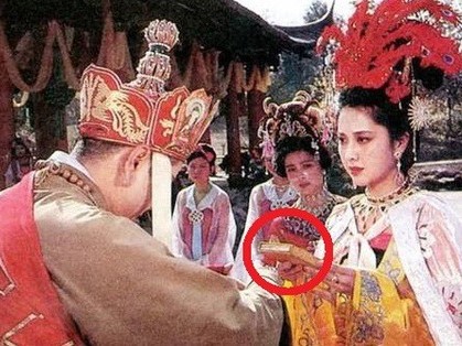 Khi Đường Tăng đưa văn điệp thông quan, vì sao các vị vua lập tức mời đi ngay?