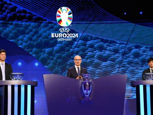 Hi hữu: Bốc thăm VCK EURO 2024 bị gián đoạn vì tiếng động… phòng the