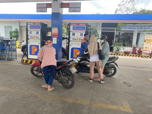 Doanh nghiệp kiến nghị không xuất hóa đơn mỗi lần bơm xăng dầu dưới 200.000 đồng