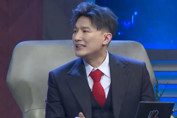 Mới tham gia chương trình về tuyển dụng, Dược Sĩ Tiến đã tạo drama, hỏi một câu khiến ai cũng đứng hình mất 5 giây