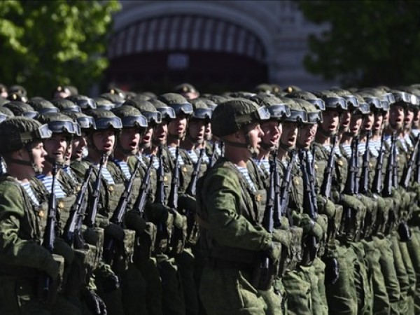 Tổng thống Nga Putin ký sắc lệnh tăng quân để đối phó NATO, Ukraine