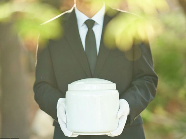 Lò hỏa táng Nhật Bản bán lại tro cốt của người quá cố kiếm hơn 7 tỷ đồng, nguyên nhân thực sự khiến nhiều người vẫn ủng hộ