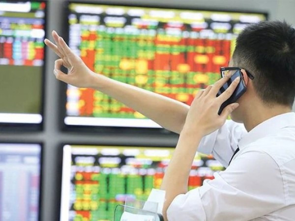 Dòng tiền triệu USD 'đổ bộ' vào chứng khoán