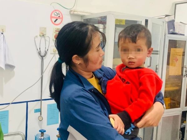 Bé 2 tuổi mất tích, được tìm thấy khỏe mạnh sau 3 ngày: Nhận định của bác sĩ