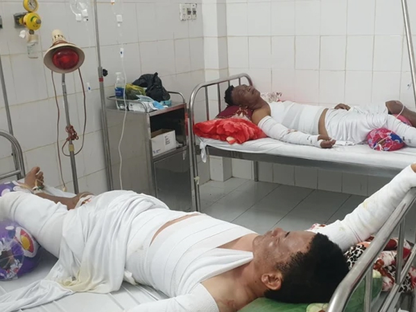 Ghe biển phát nổ khi chuẩn bị ra khơi, 3 người bị bỏng nặng