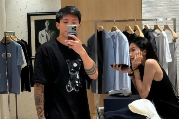 Vi vu Singapore, Đoàn Văn Hậu lại có hành động này sau lưng Doãn Hải My