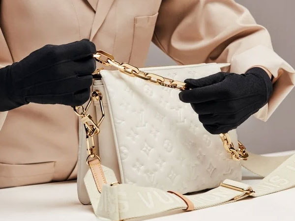 Túi xách Louis Vuitton giá 140 triệu đồng được sản xuất thế nào?