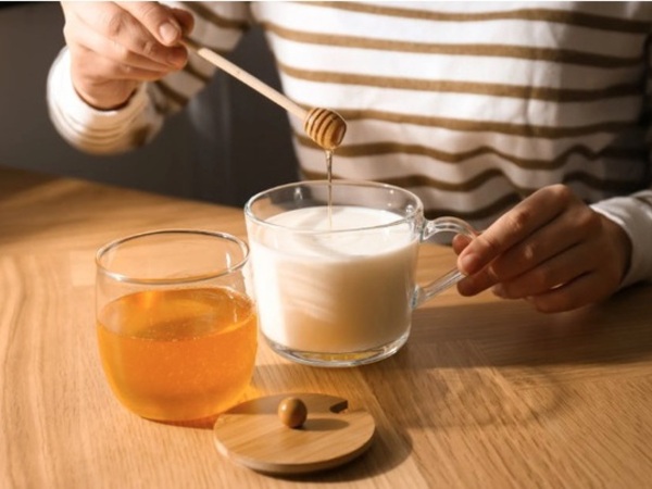 Uống sữa kết hợp thực phẩm này sẽ giúp bảo vệ dạ dày và ngăn ngừa bệnh về xương khớp cực tốt