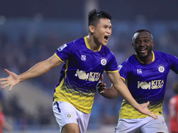 Tuấn Hải cùng đồng đồi giúp CLB Hà Nội 'biến' Urawa Red Diamonds thành 'cựu vương' AFC Champions League