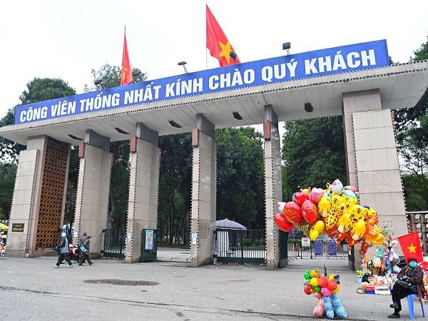 Công viên Thống Nhất 'lột xác' sau gần một năm dỡ hàng rào