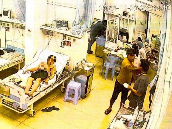 Đến quán nhậu cấp cứu người say, bác sĩ ở TP.HCM tố bị hành hung