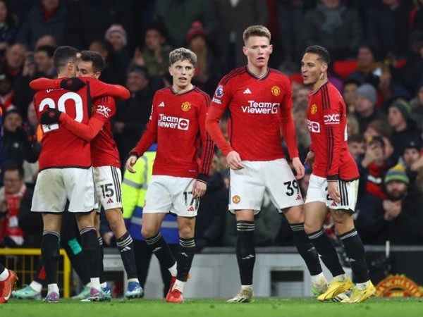 'Người hùng' McTominay giúp Man United bay cao Top 6