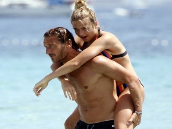 'Hoàng tử thành Rome' Francesco Totti bị vợ cũ kể chi tiết chuyện ngoại tình