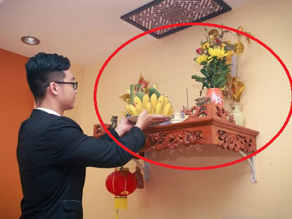Chuyên gia phong thủy nhắc nhở: Nhà chật hẹp mấy cũng không nên đặt bàn thờ ở 3 vị trí này!