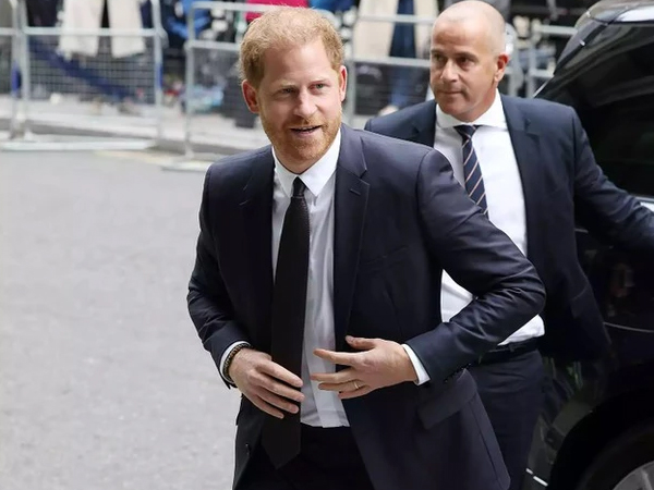 Harry: 'Tôi bị buộc phải rời Hoàng gia Anh'