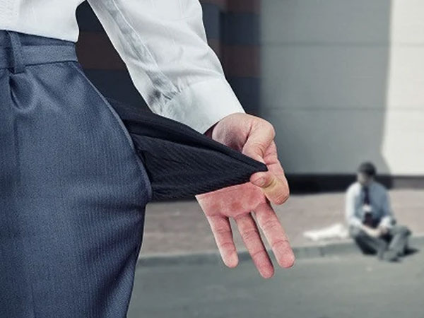 4 biểu hiện thường thấy ở những người nghèo thích 'chơi trội'