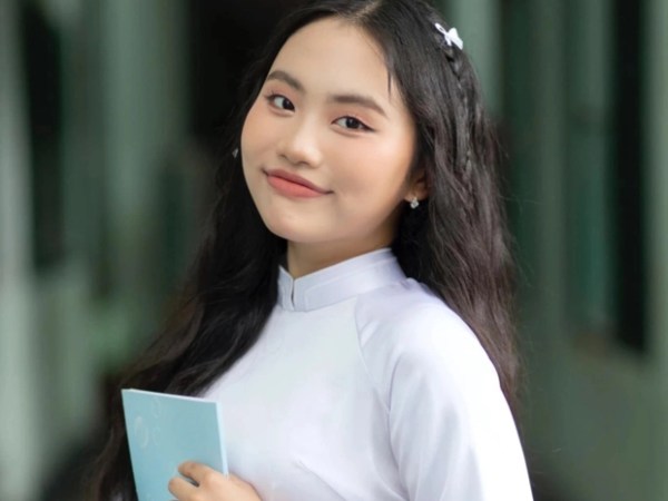 Phương Mỹ Chi xác nhận tình đầu năm 17 tuổi, gu bạn trai có tiêu chí đặc biệt