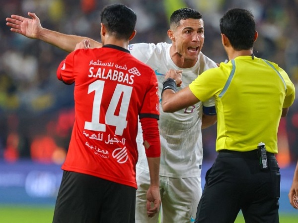 Ronaldo rực sáng giúp Al Nassr thắng, phản ứng cực gắt vì bị tước phạt đền