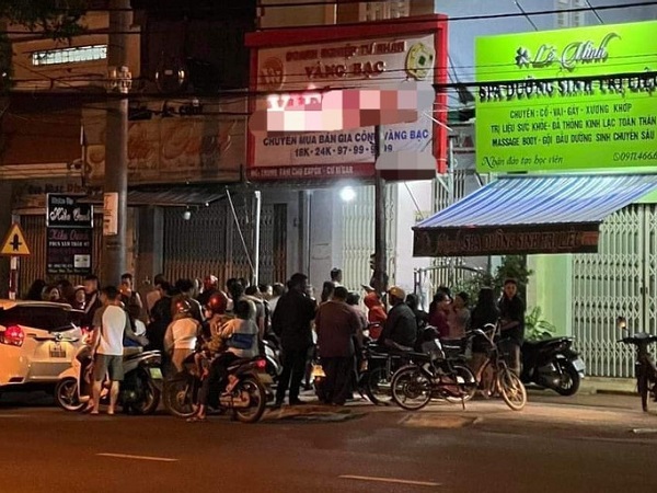 Một tiệm vàng nghi bị trộm đột nhập, lấy mất số lượng vàng lớn