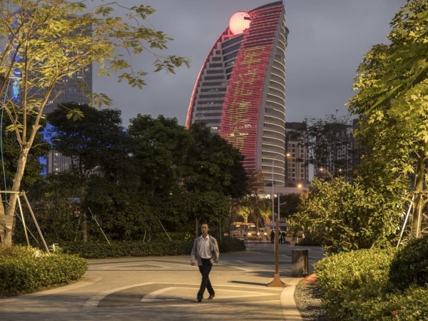 Nợ như chúa Chổm, tỷ phú này khẳng định vẫn ngủ ngon vì 'ngân hàng phải sợ mình'