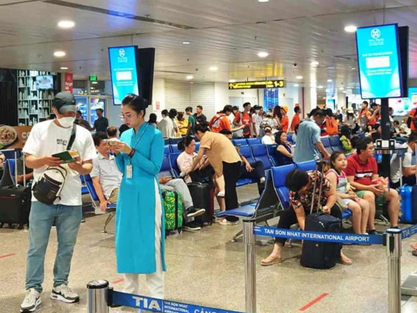 Hàng không tăng chuyến bay từ sân bay Nội Bài, Tân Sơn Nhất dịp Tết
