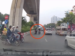 Phẫn nộ thanh niên lái mô tô gây tai nạn cho người phụ nữ đi Honda SH rồi bỏ chạy