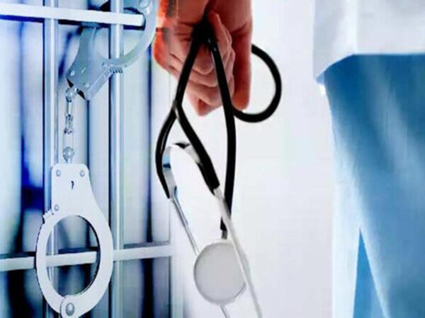 Hành nghề 27 năm, gần nghỉ hưu mới bị phát hiện là bác sĩ giả
