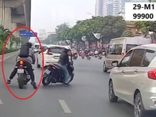 Nam thanh niên đi mô tô gây tai nạn với phụ nữ rồi bỏ chạy đối diện mức phạt nặng