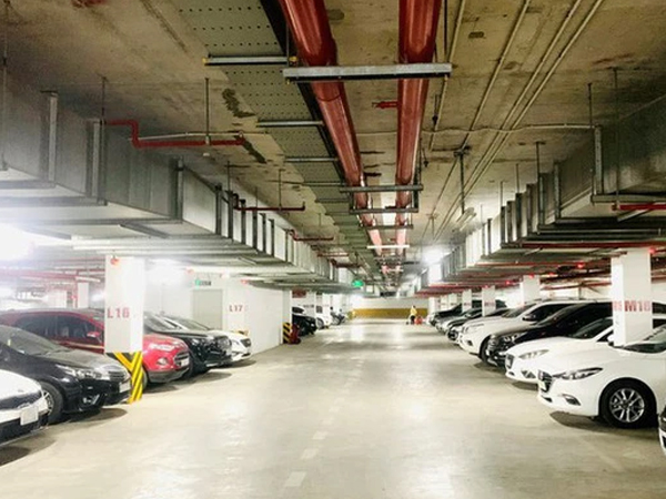 Nóng tranh chấp phí gửi ô tô chung cư Hà Nội: Giá trần được quy định bao nhiêu?