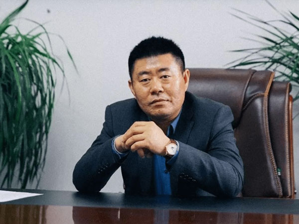 Chân dung đại gia giàu sụ: 33 tuổi vẫn đi 'nhặt rác', sau 8 năm trở thành ông chủ, bước ngoặt cuộc đời như phim