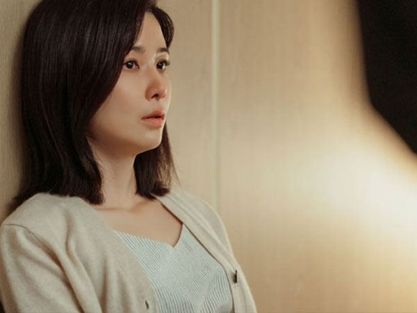 Đi cùng bạn vào nhà hàng sang trọng, tôi sững sờ khi chứng kiến hành động của chồng ở đó