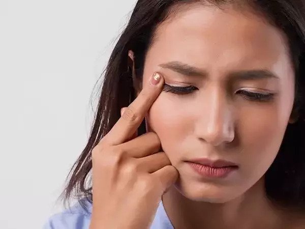 Co giật mí mắt liên tục là điềm báo hay dấu hiệu của bệnh lý?