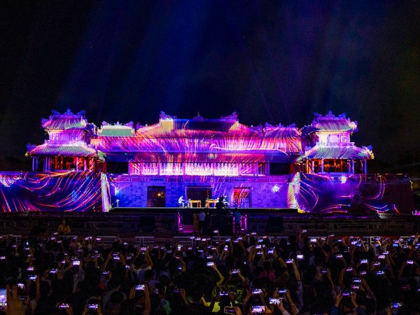 Ngọ Môn Huế biến hoá kỳ ảo trong đêm tiệc ánh sáng 'Huế by light'